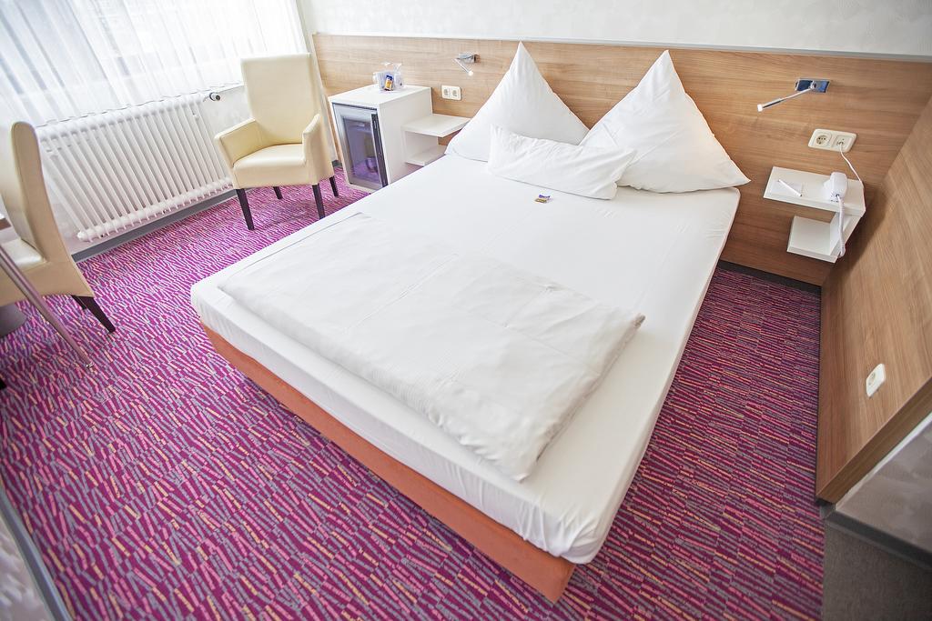 Am Bismarck Hotell MHG Rum bild