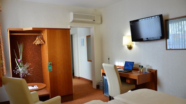 Am Bismarck Hotell MHG Rum bild